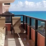 Deluxe Beach Resort - HORA RENTALS